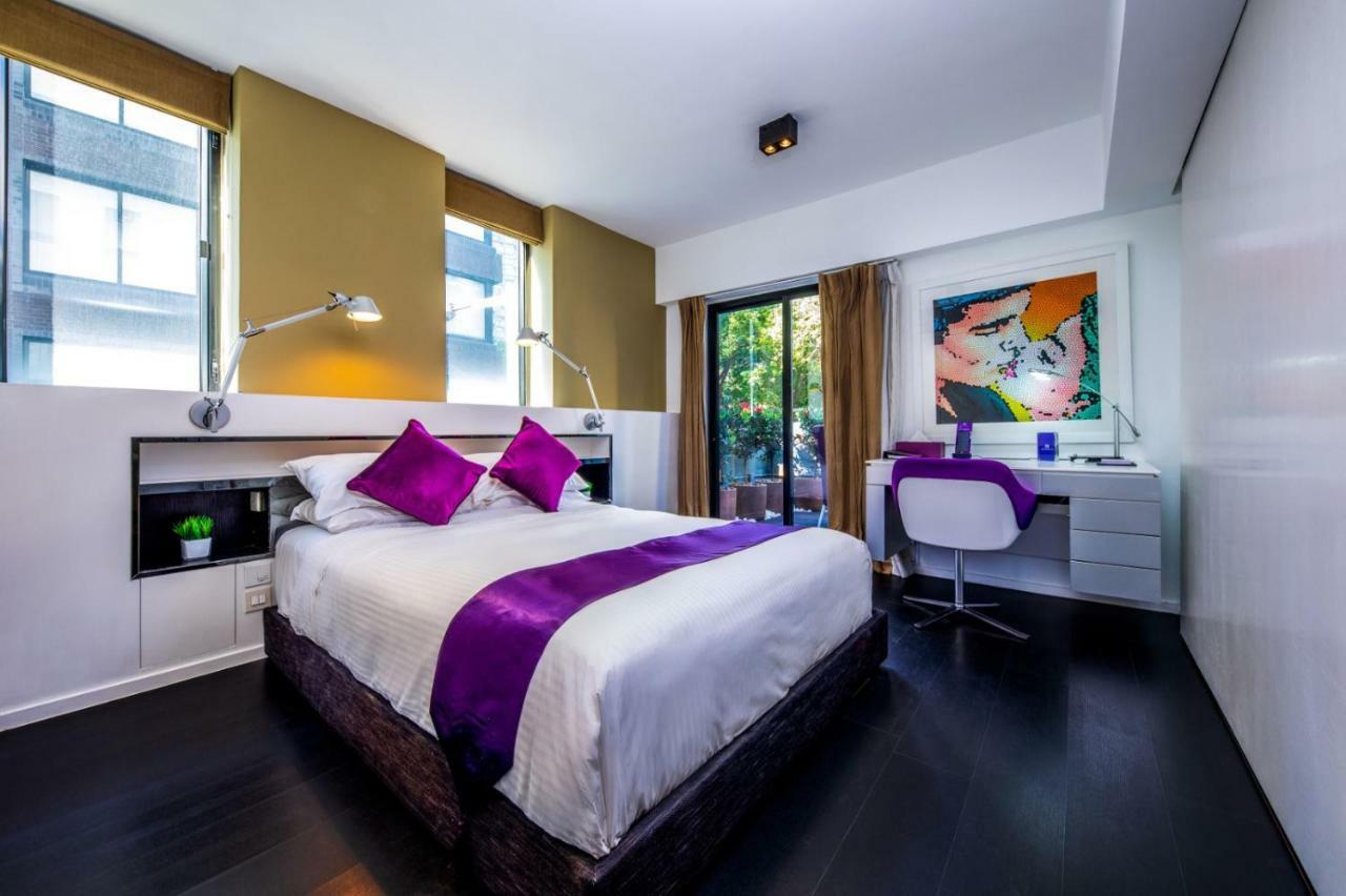 Hollywood Hill Serviced 3*